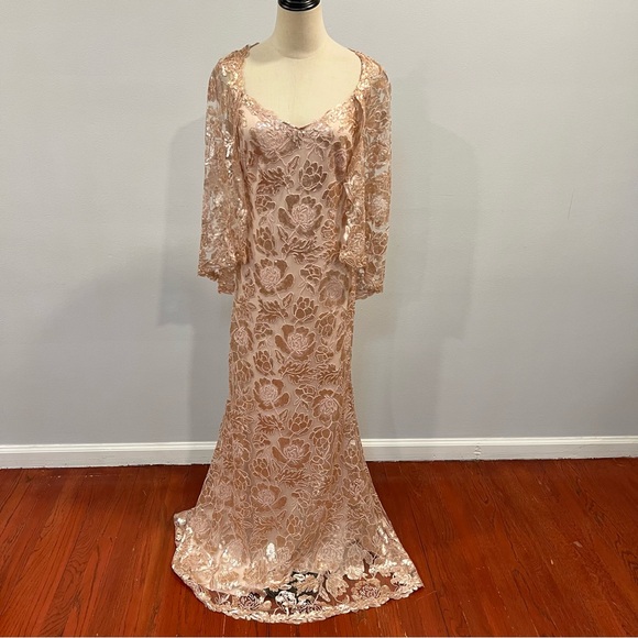 TADASHI SHOJI Peddle Gold Dorine Sequin Embroidered Cape Gown - Reemoly - Picture 4 of 17